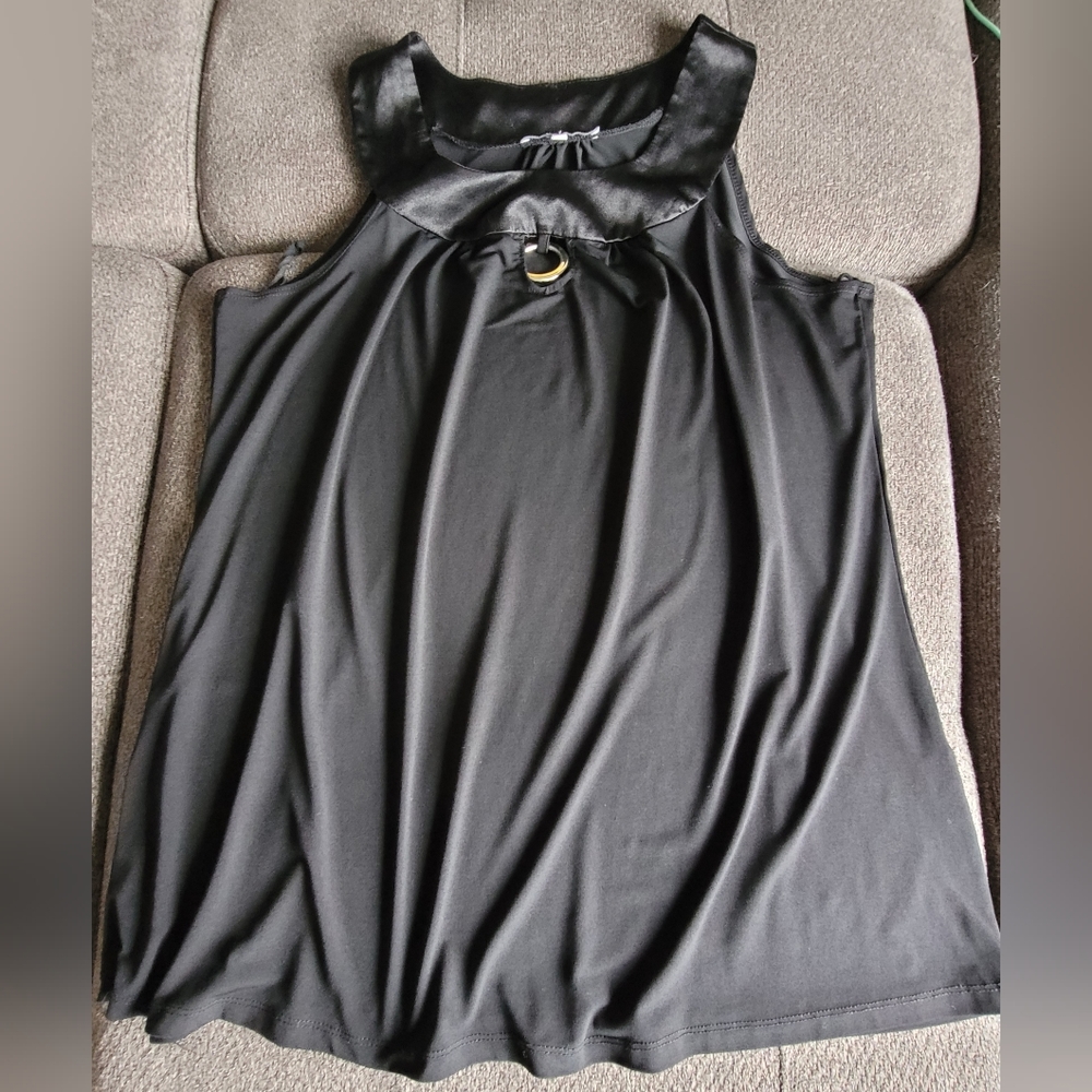 AE City black tank in size 2X.